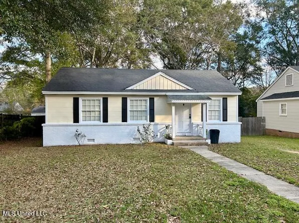 510 Lakeview Ave, McComb, MS 39648
