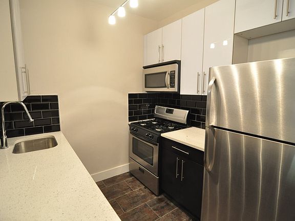 3rd image of 21 W 131st St APT 3B