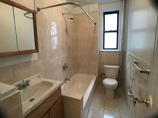 Rented by Bohemia Realty Group | media 8