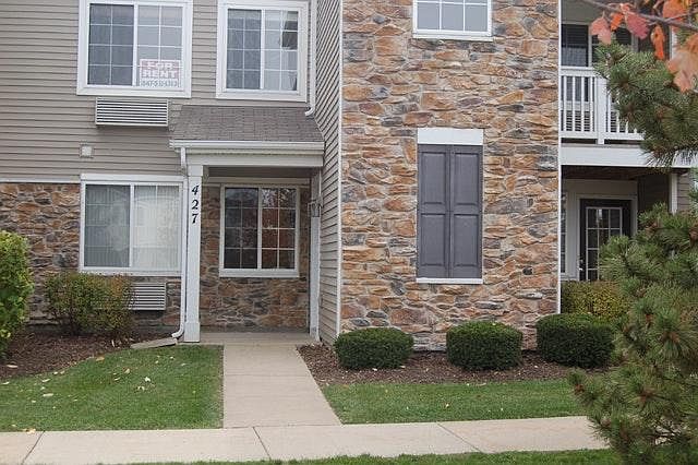 1st image of 427 Silverstone Dr