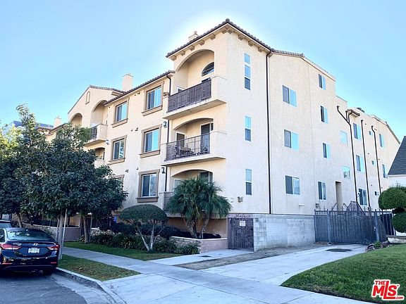 2nd image of 5132 Maplewood Ave APT 305