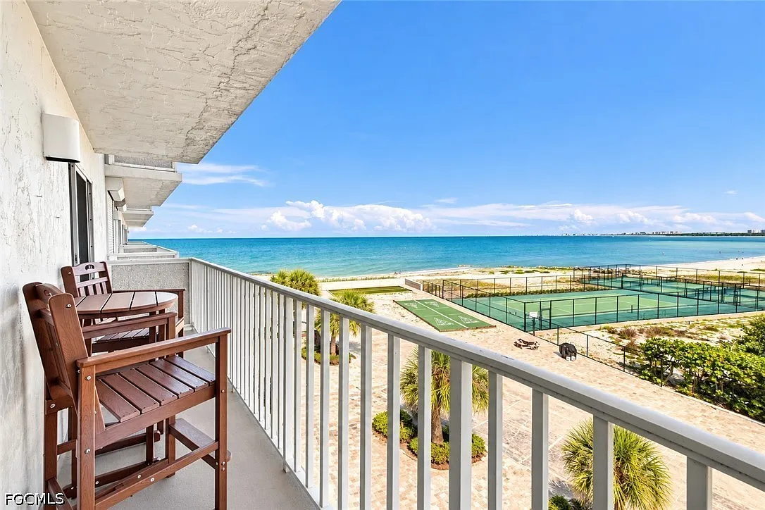 2 bed, 2.0 bath, 1098 sqft, $11,000 — Photo 2