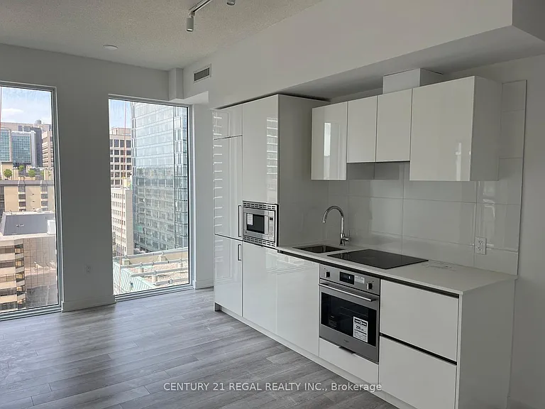 238 Simcoe St #1409 — Photo 10