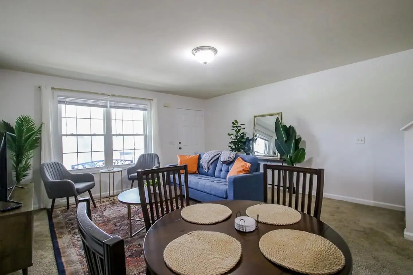 3 bed, 2.5 bath, 1504 sqft, $2,500 — Photo 3