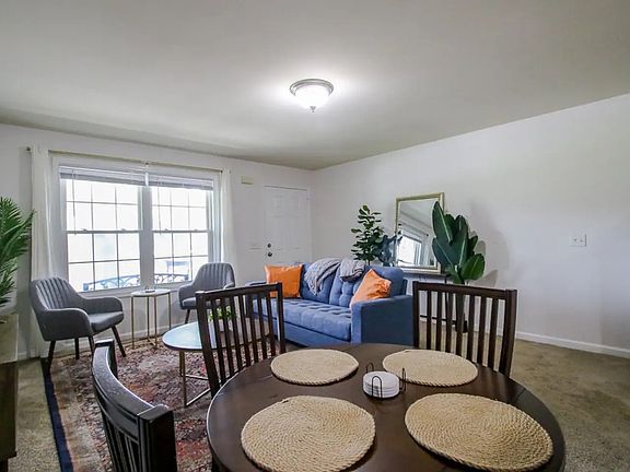 3rd image of 1506 E Henry St