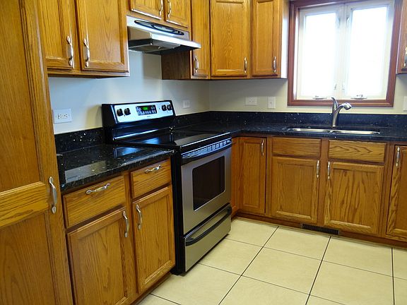 5th image of 702 Arabian Ct