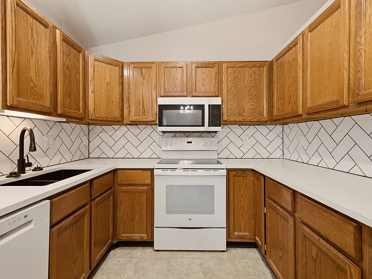 1428 N Rawhide St — Photo 31