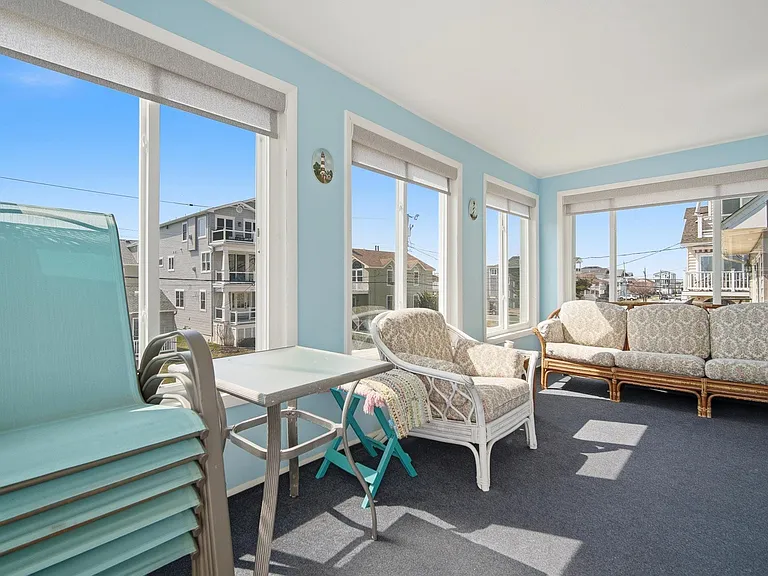 205 North St #10 — Photo 32