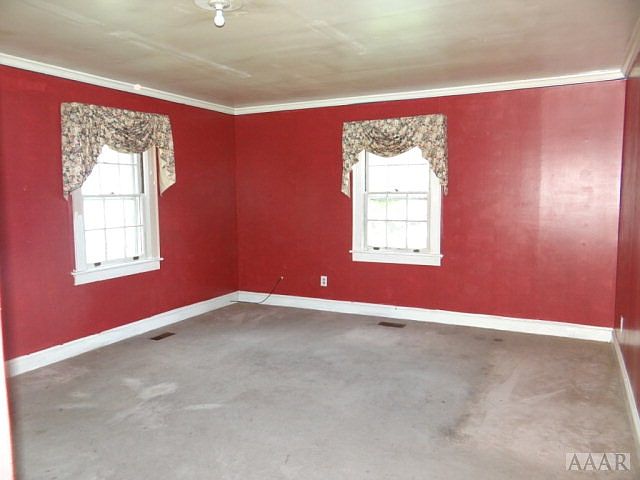 2nd image of 111 Casey St