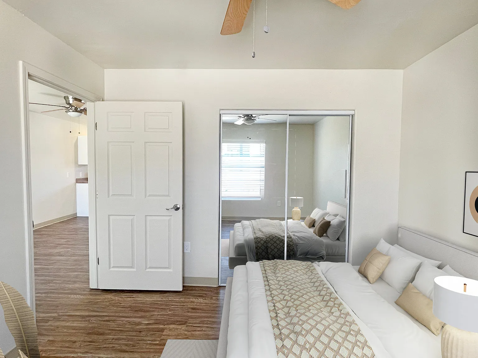 476 Morgan St — Photo 3