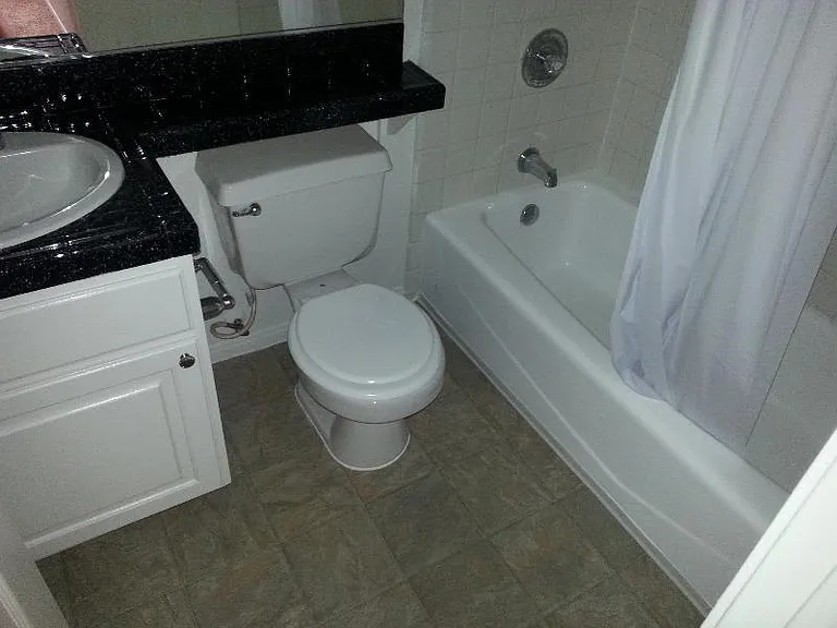 2060 Garnet Ave — Photo 10