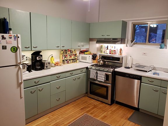 3rd image of 4638 N Leavitt St #1S