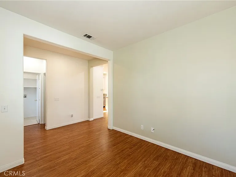 218 Kensington Park — Photo 4