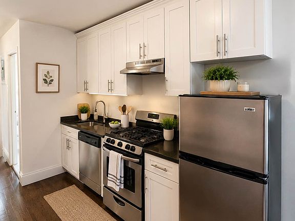 4th image of 114 E 4th St APT 6