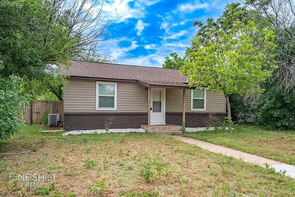 3 bed, 1566 sqft, $2,000 — Photo 2