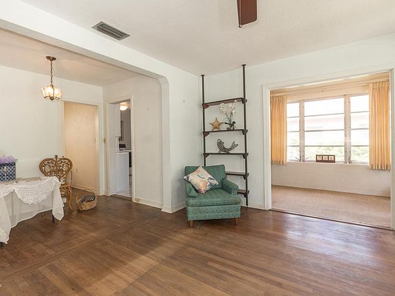 3rd image of 234 Pelican Ave