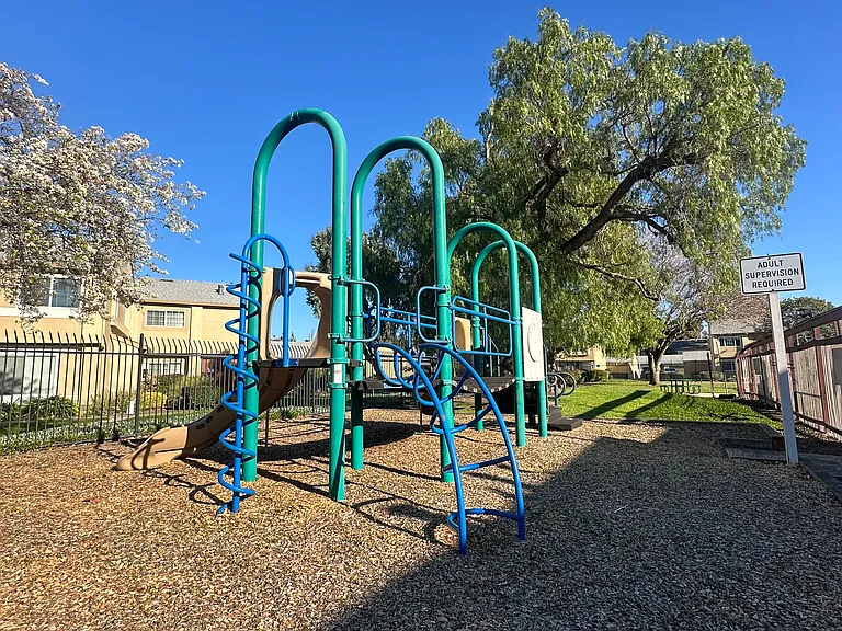 4140 Venus Pl — Photo 23