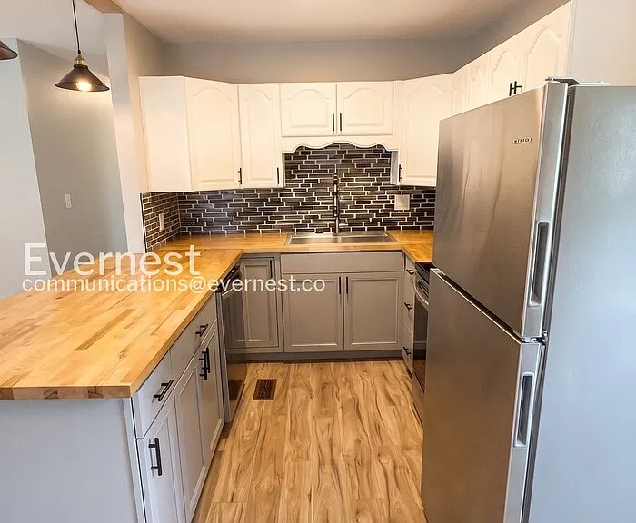 204 W Monticello Ave — Photo 3