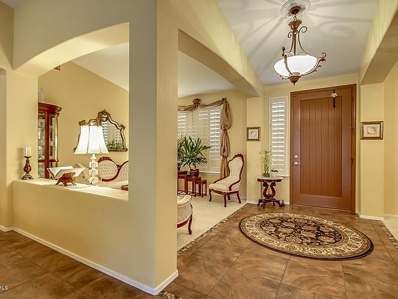 4th image of 2226 E County Down Dr