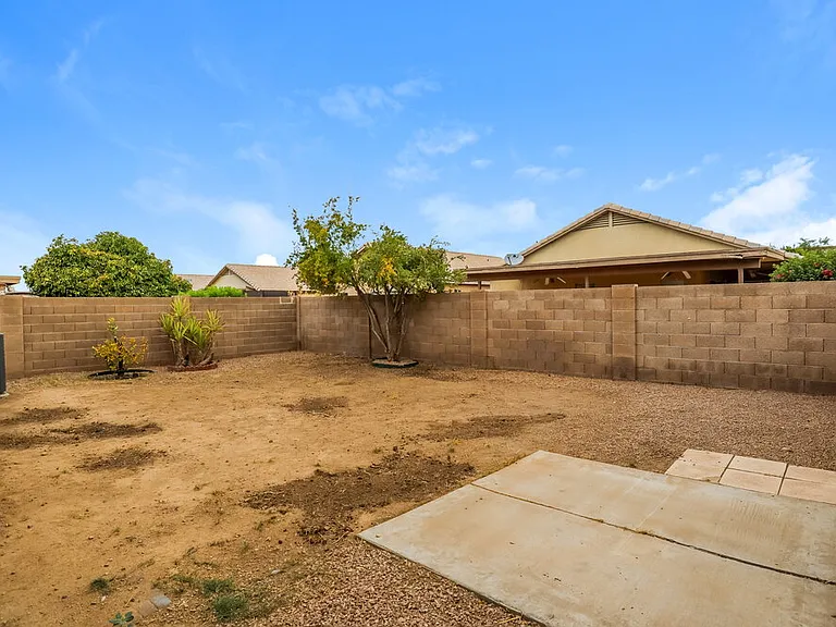 2214 E Aire Libre Ave — Photo 16