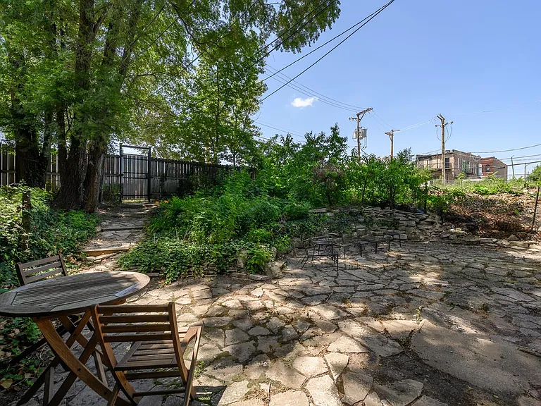 1530 N Throop St #1 — Photo 16