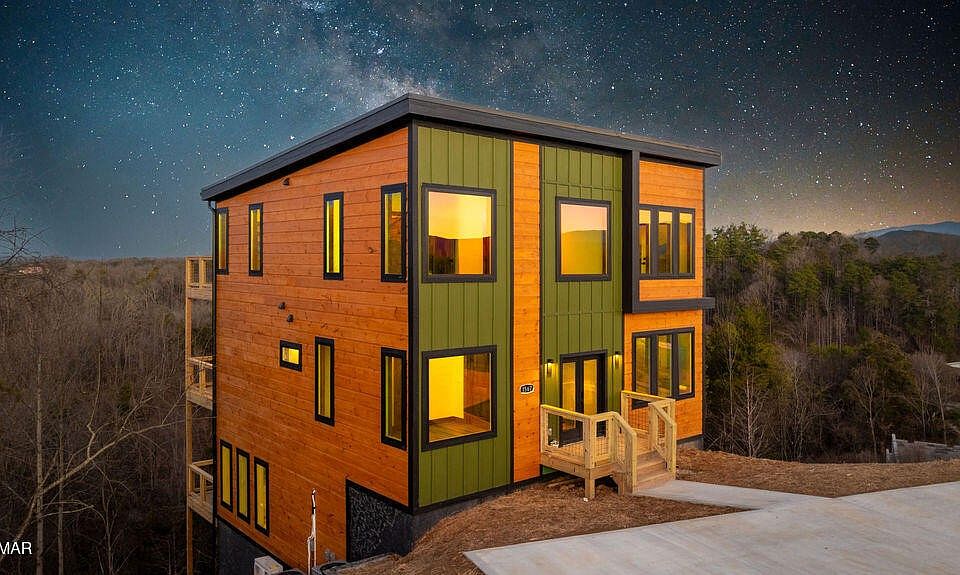 1st image of 1567 Rainbow Ridge Way