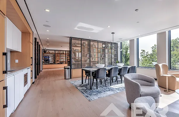 Rented by EXR | media 33