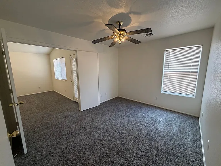 16248 W Moreland St — Photo 11