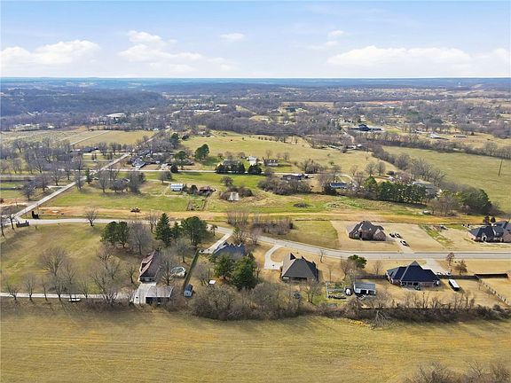 5th image of 618 Elm Springs Rd