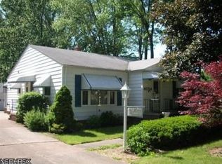 4054 Columbia Rd, North Olmsted, OH 44070