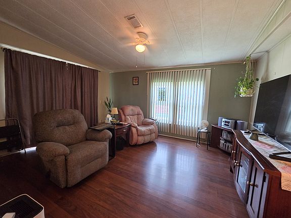 4th image of 5433 Nerissa Ln #1307