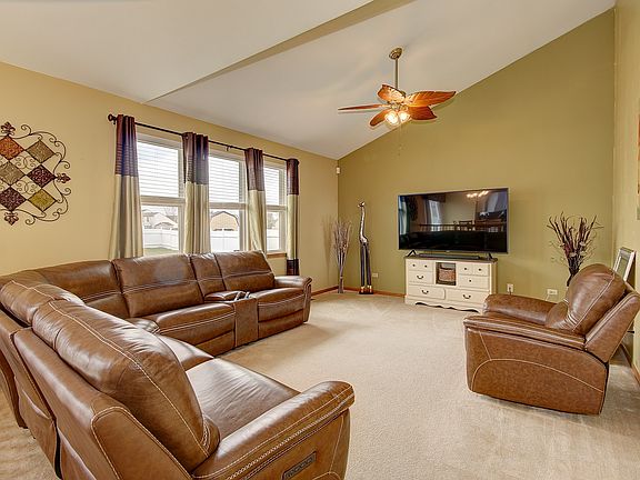 2nd image of 1113 Shorewood Dr