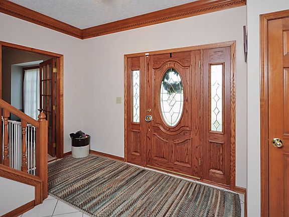 2nd image of 33 Ashbourne Dr