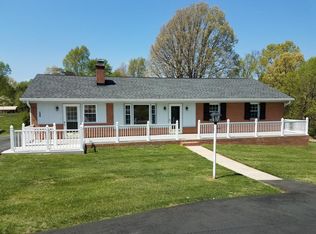 135 Lamont Dr, Madison Heights, VA 24572