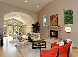 20 Chambers Ln, Oakland, CA 94611