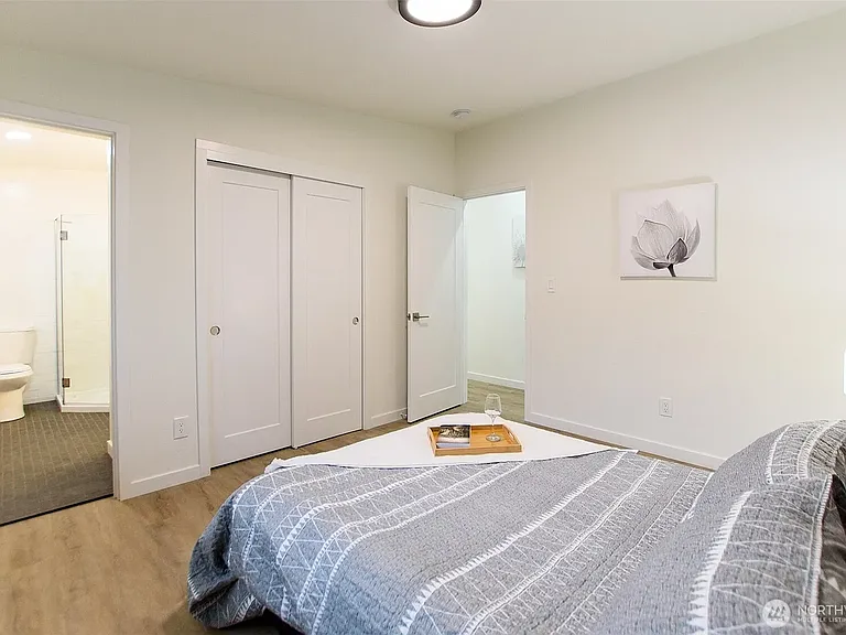 2928 S Webster St — Photo 14