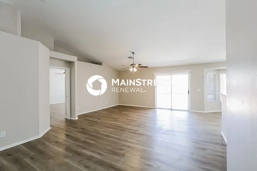 40144 N Lerwick Dr — Photo 2