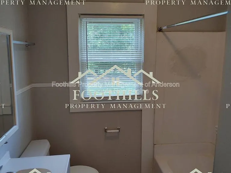 1302 Robbins Dr — Photo 13