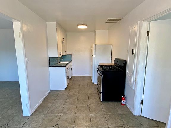 3rd image of 3048 Nile St
