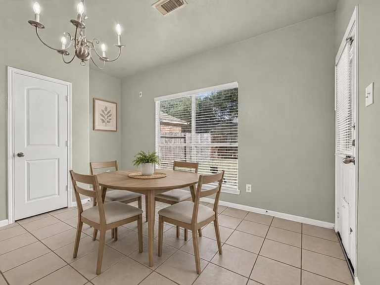 2110 Castle Gardens Ln — Photo 17
