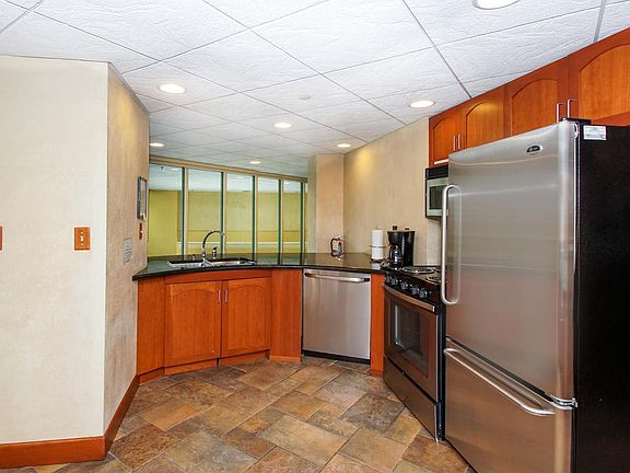 5th image of 78 10th St E Unit 3206