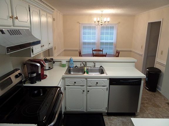 3rd image of 703 Goldleaf Dr