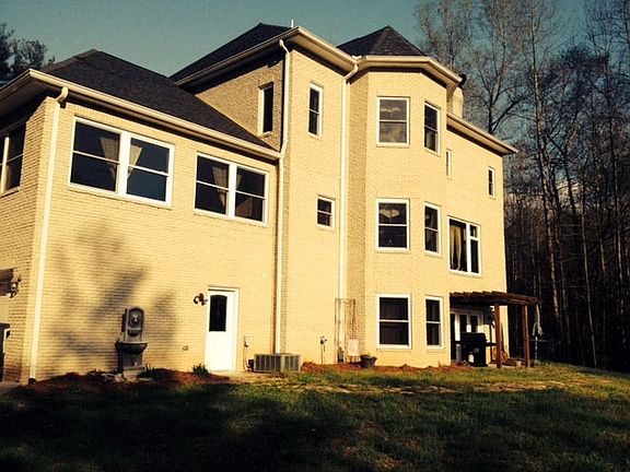 5th image of 347 Lake Hills Dr