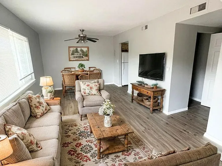 421 - 425 E Fountain Pl — Photo 19