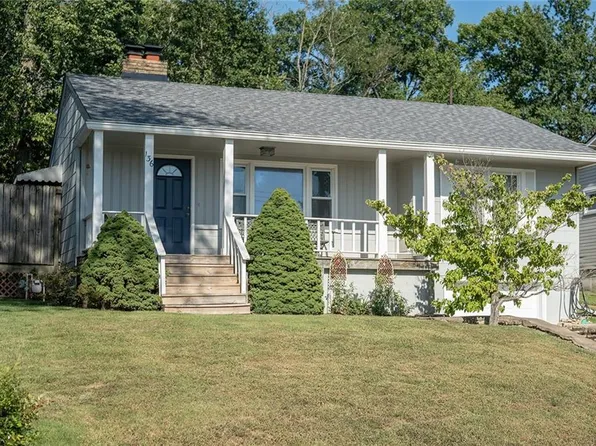 136 NW North Shore Dr, Lake Waukomis, MO 64151