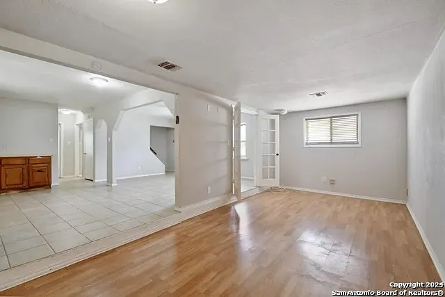 2619 Sleepy Glade St — Photo 8