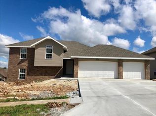 1918 W McCanse St, Springfield, MO 65803