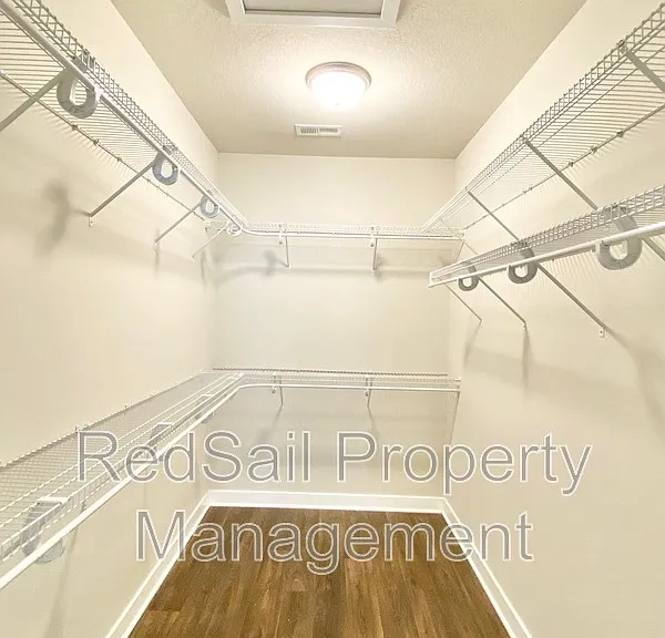 1011 Celia Ct — Photo 11