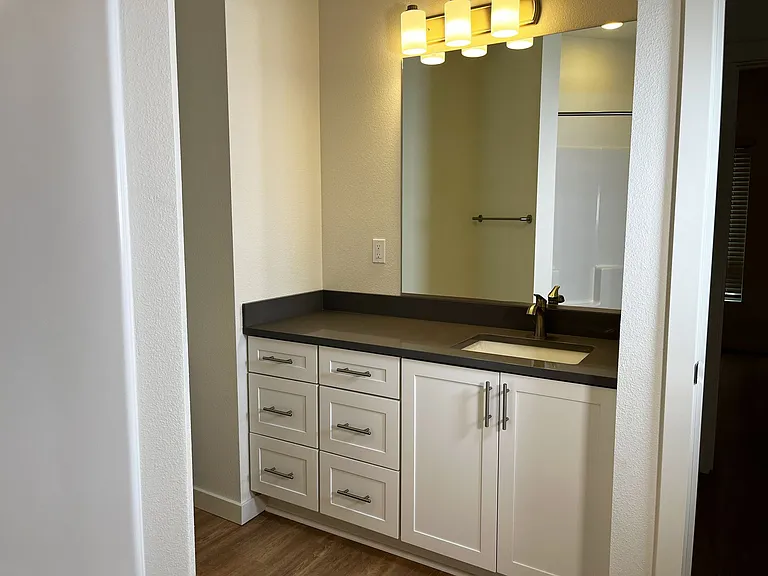 22025 NE HALSEY ST. — Photo 17