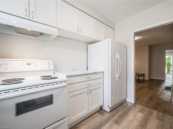 3rd image of 334 Westcourt Pl